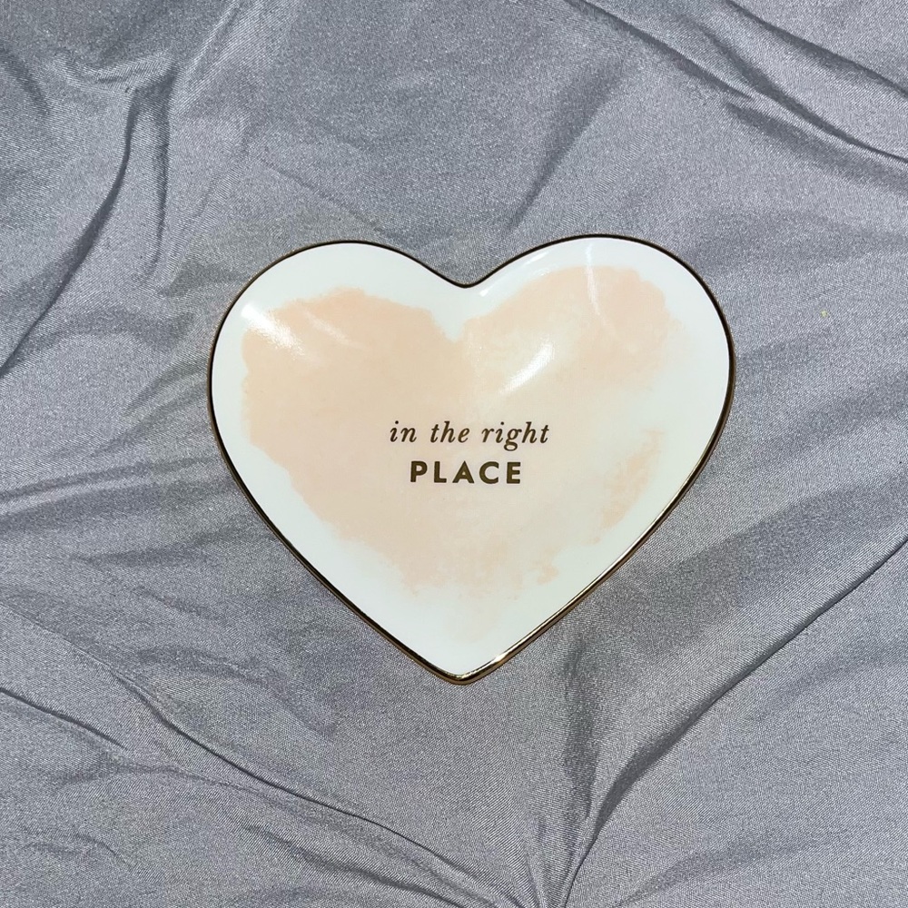 Kate Spade - "In The Right Place" Posy Court Heart Dish